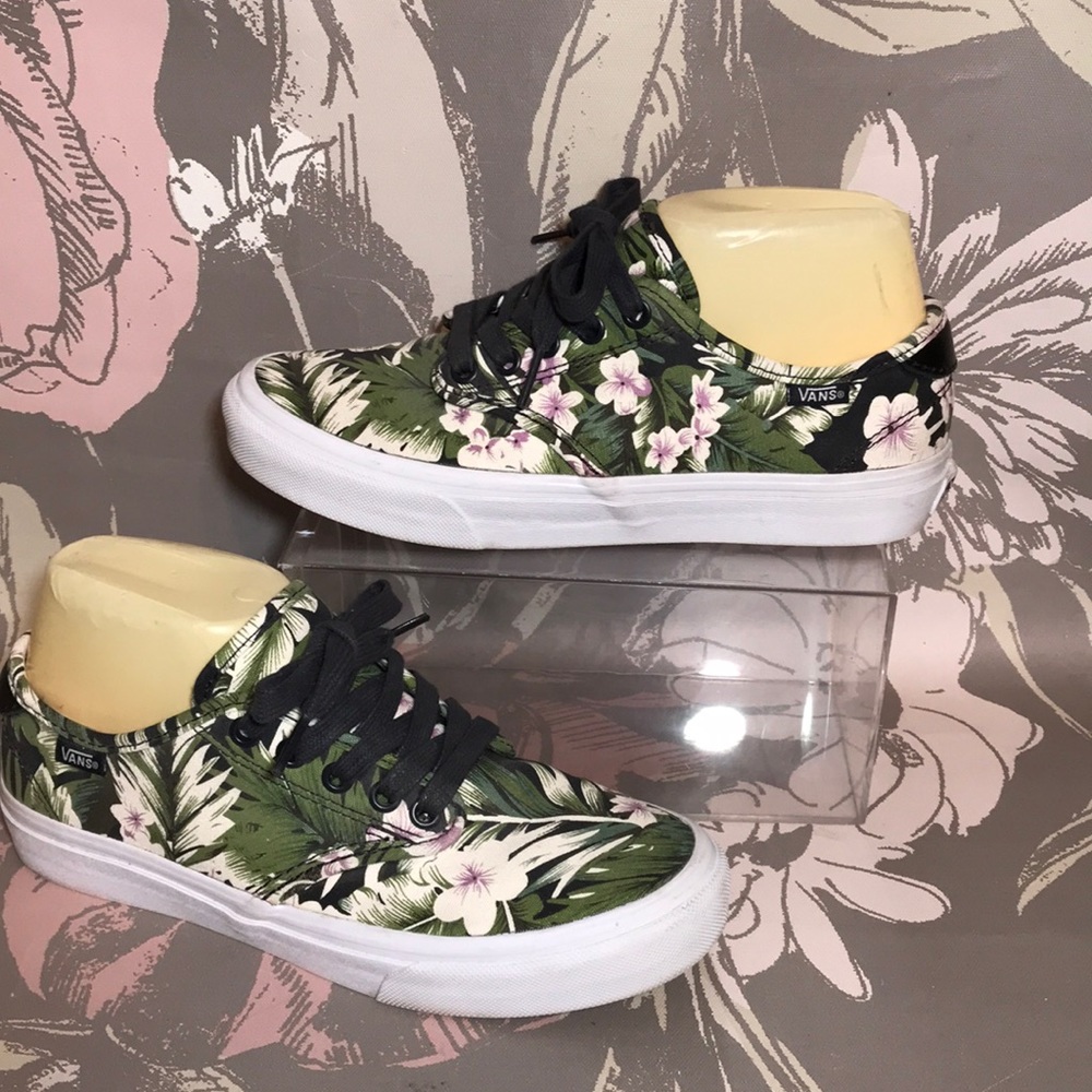 COPY - Vans Hawaiian Floral Tropical Print Skater Shoes 7 Lace Ups